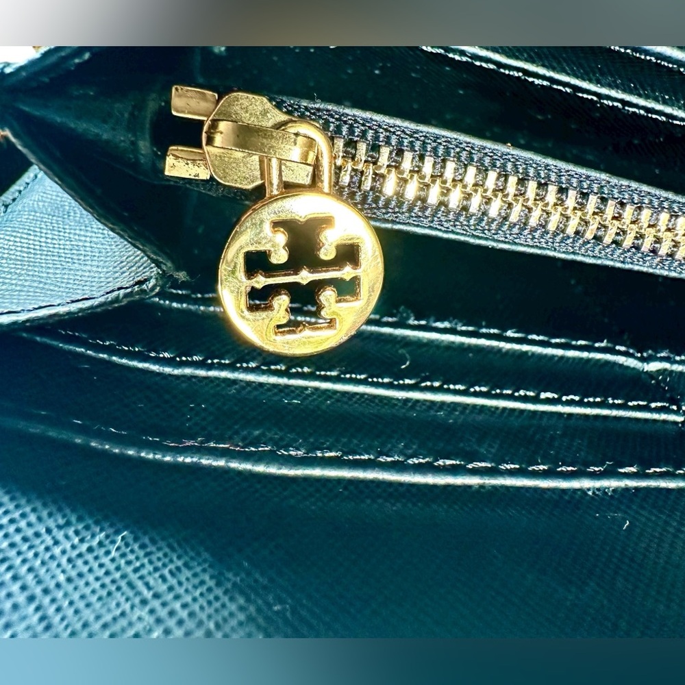 Tory Burch Zip Around Continental Wallet in black - Picture 7 of 10